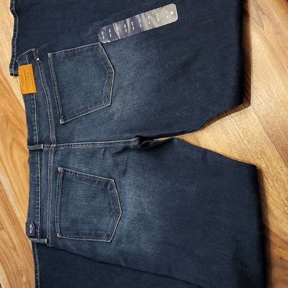 Lucky Brand Jeans - Picture 5 of 9